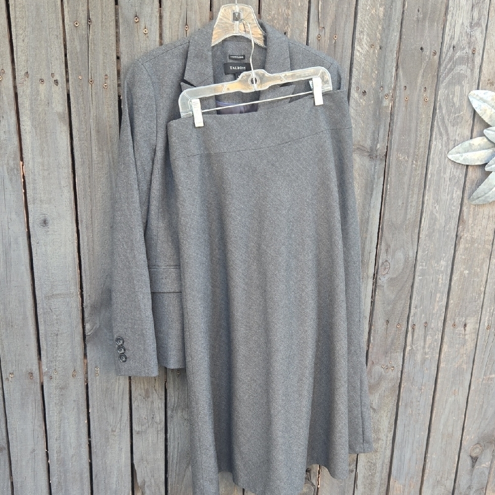 Talbots women  blend 2- piece suits Classic Gray skirt  A-line - Picture 12 of 14